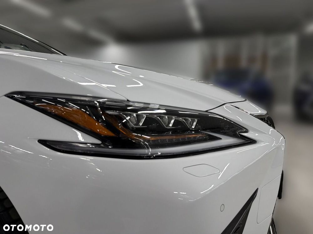 Lexus ES 300h F Sport Edition - 27