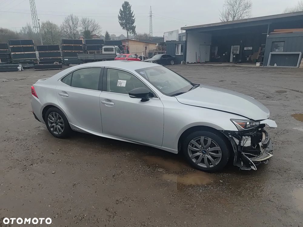 Lexus IS - 3