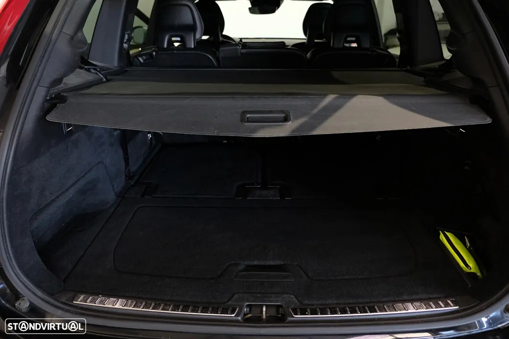 Volvo XC 90 2.0 D4 R-Design - 31