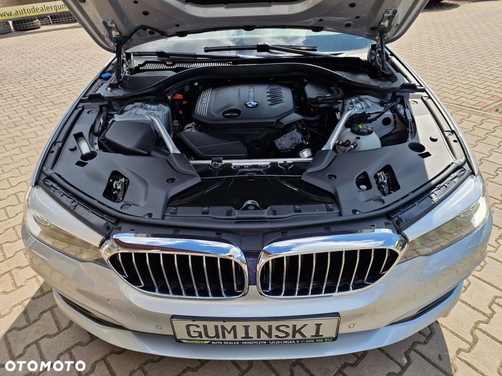 BMW Seria 5 518d - 15