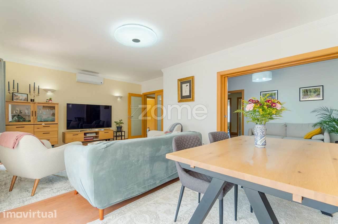Apartamento T2+1 com Vista, Piscina e Dupla Garagem em Albufeira - Grande imagem: 5/25
