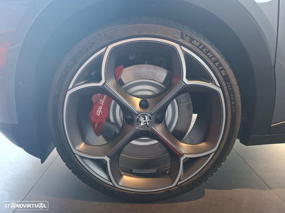 Alfa Romeo Junior Elletrica 50 kWh Veloce - 15