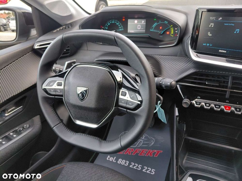 Peugeot 208 - 22