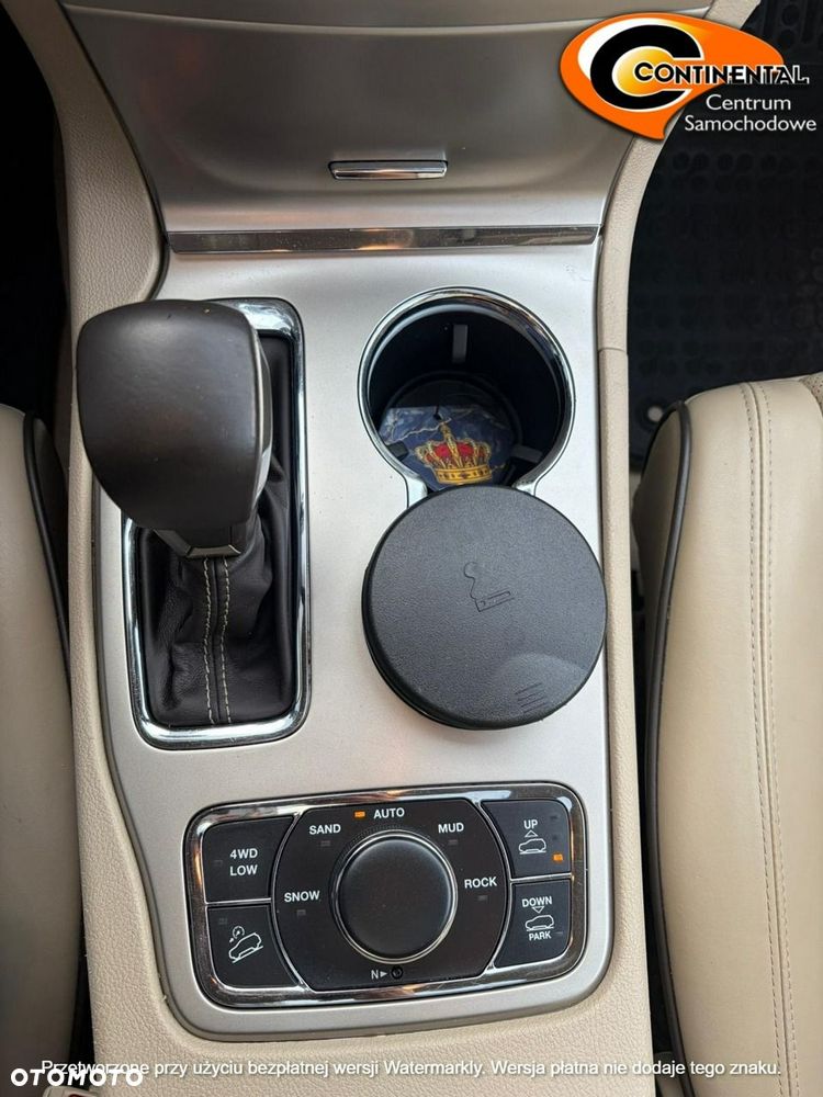 Jeep Grand Cherokee - 15
