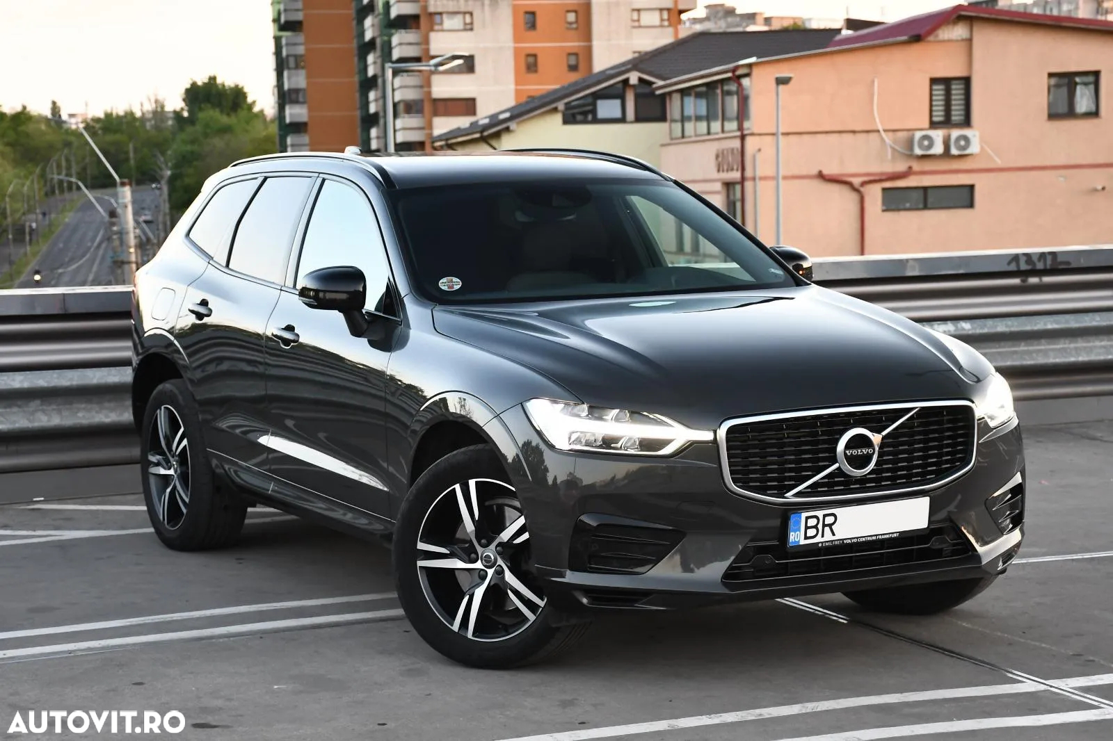 Volvo XC 60 B4 MHEV AT AWD Plus Dark - 2