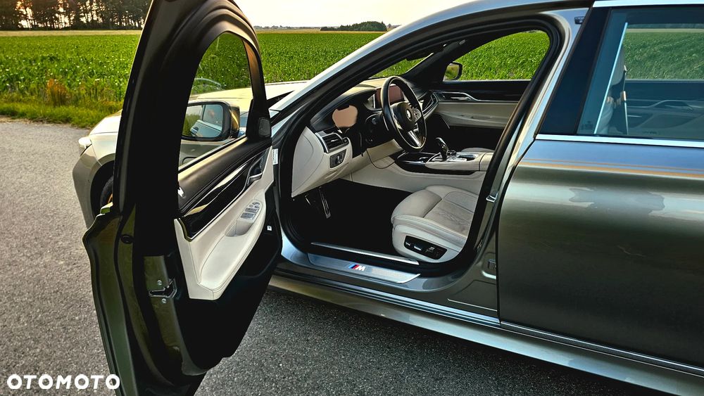 BMW Seria 7 - 8