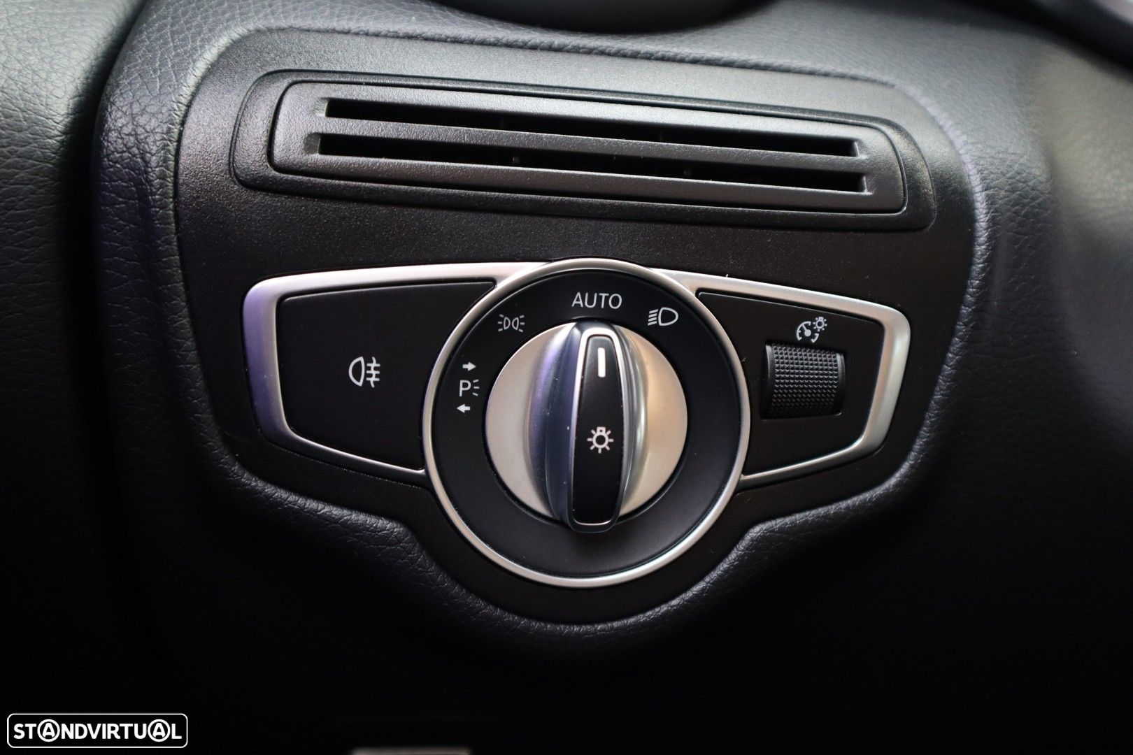 Mercedes-Benz GLC 300 de Coupe 4Matic 9G-TRONIC AMG Line - 33