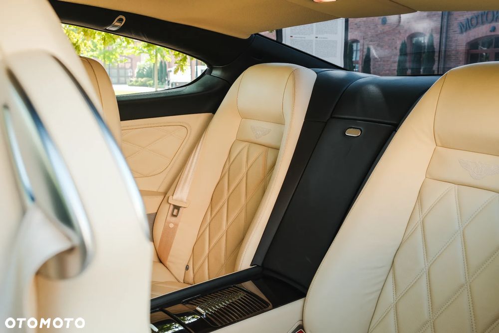 Bentley Continental GT Standard - 25