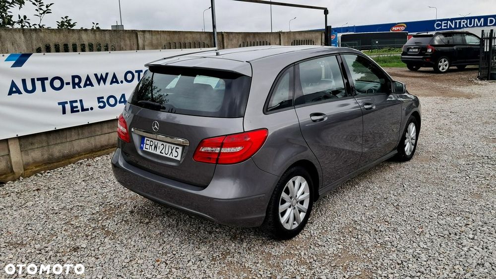 Mercedes-Benz Klasa B 180 BlueEFFICIENCY Edition - 17