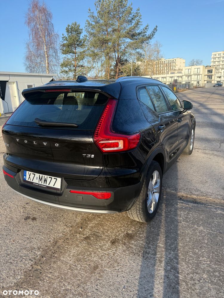 Volvo XC 40 T3 Geartronic Momentum - 4