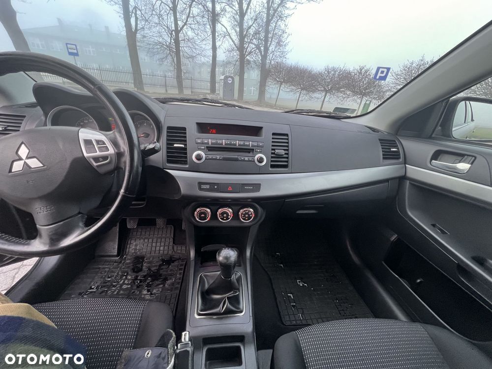 Mitsubishi Lancer - 7