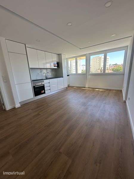 Apartamento T2 Rua da Venezuela - Grande imagem: 2/11