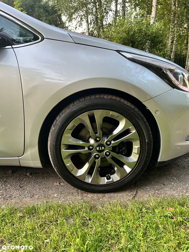 Kia Ceed - 4