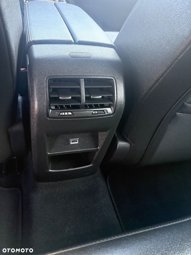 Opel Astra 1.2 T Business Elegance S&S - 38