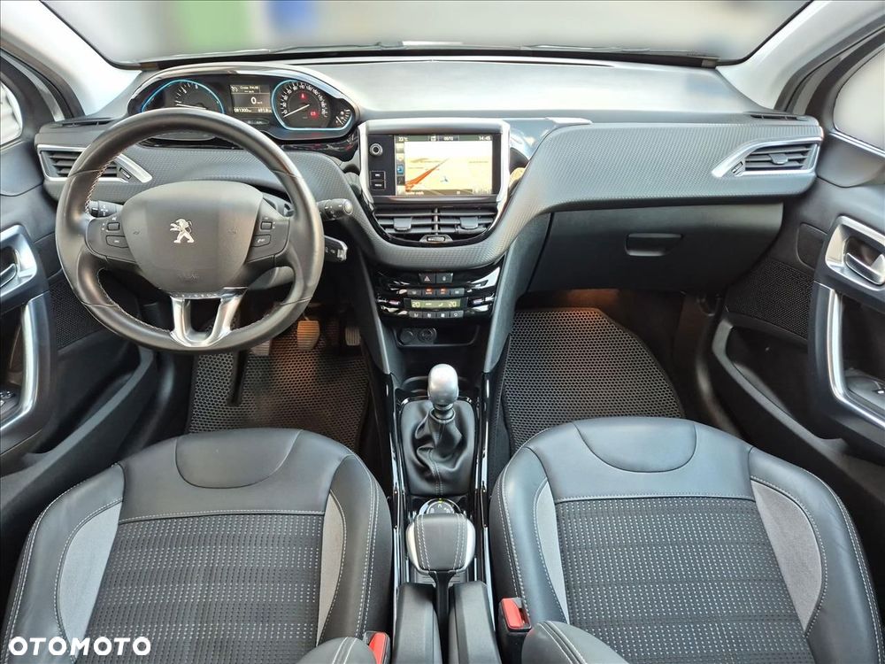 Peugeot 2008 1.6 BlueHDi Allure S&S - 13