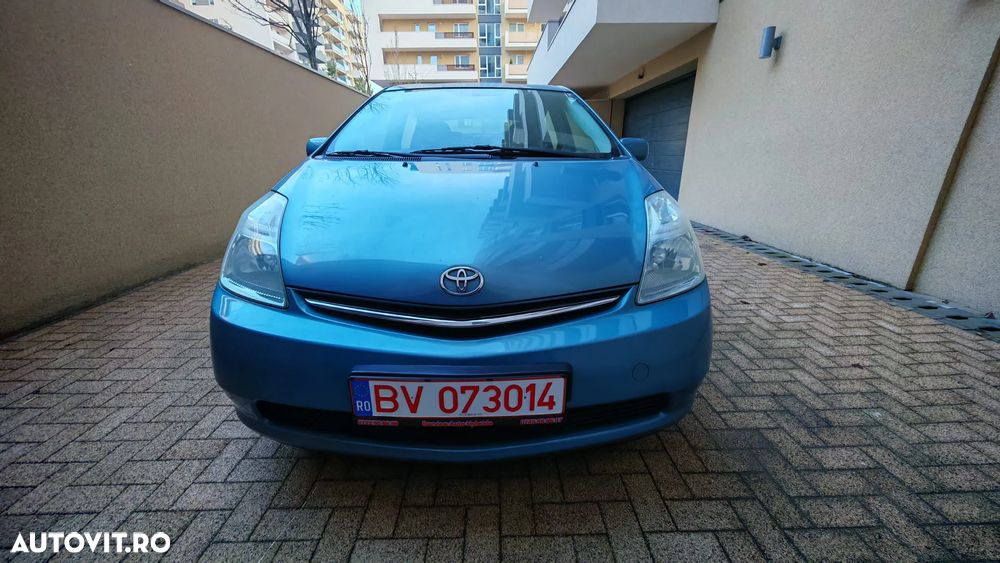 Toyota Prius (Hybrid) - 7