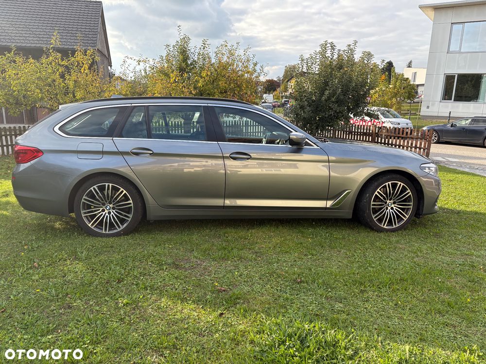 BMW Seria 5 530d xDrive Sport Line - 3