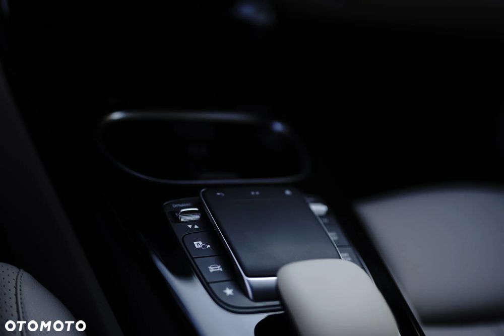 Mercedes-Benz CLA 250 4Matic 7G-DCT AMG Line - 19