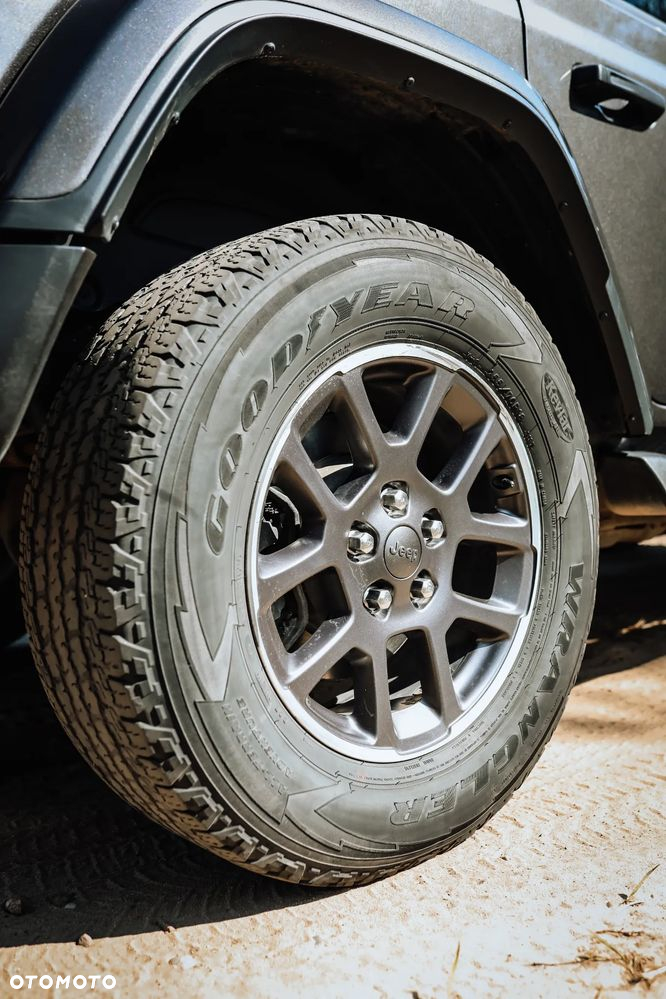 Jeep Wrangler - 8