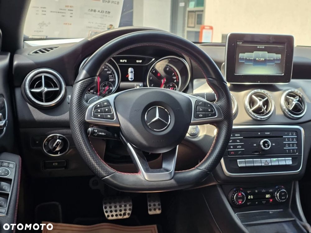 Mercedes-Benz CLA - 9