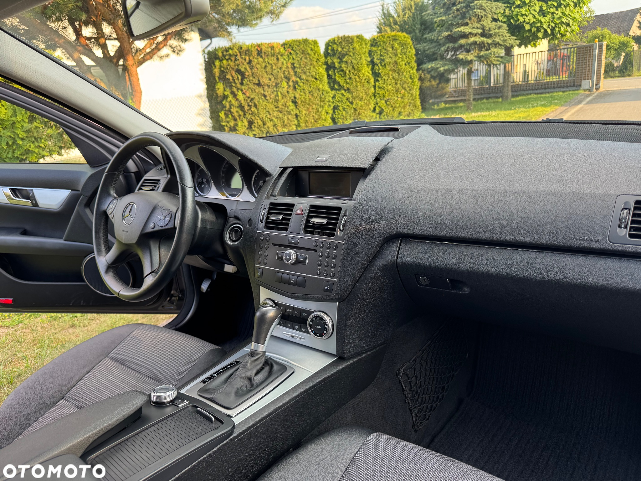 Mercedes-Benz Klasa C 180 T CGI Automatik BlueEFFICIENCY - 27