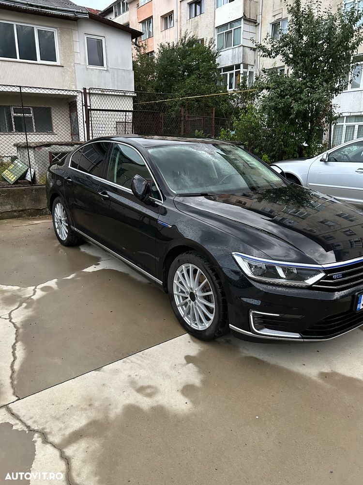 Volkswagen Passat - 11