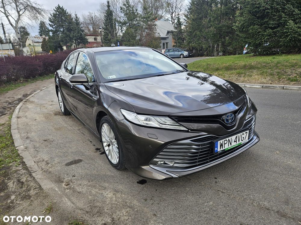 Toyota Camry 2.5 Hybrid Executive CVT - 2