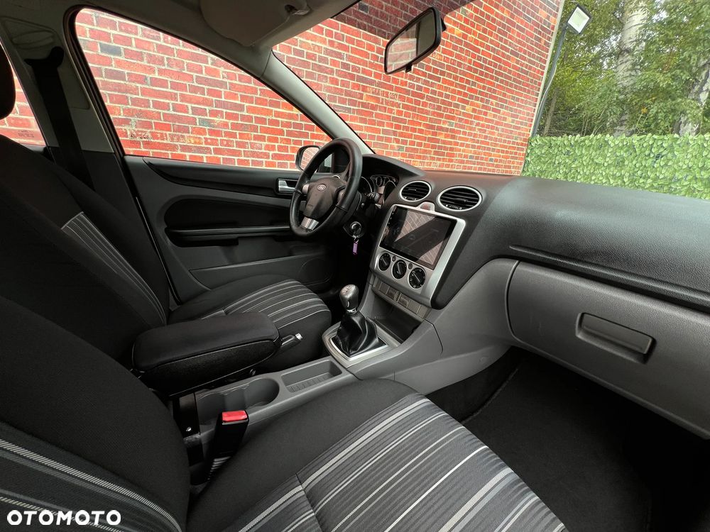 Ford Focus - 10