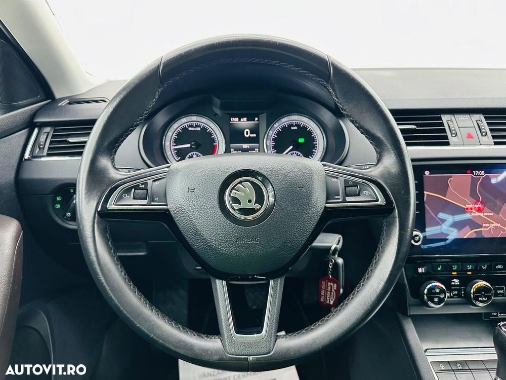 Skoda Octavia Combi 1.6 TDI DSG Premium Edition - 31