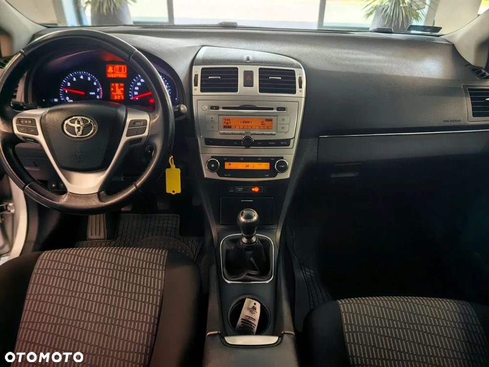 Toyota Avensis 1.8 Sol - 9