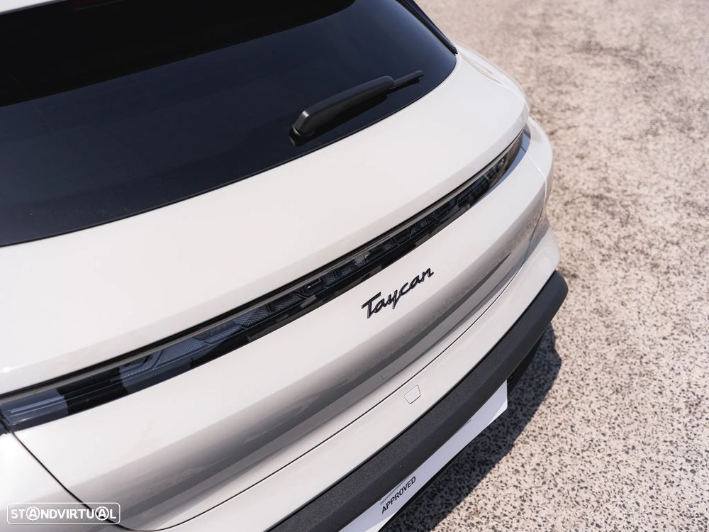 Porsche Taycan Sport Turismo bateria Performance Plus - 32