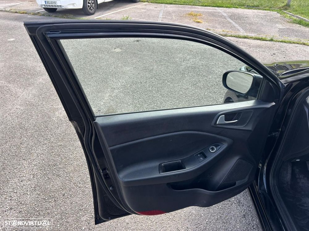Hyundai i20 1.1 CRDi Access+Bluetooth+Comandos no Volante - 15