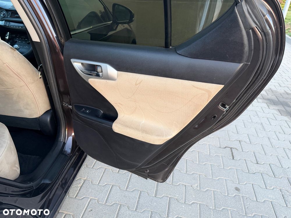 Lexus CT 200h Prestige - 16