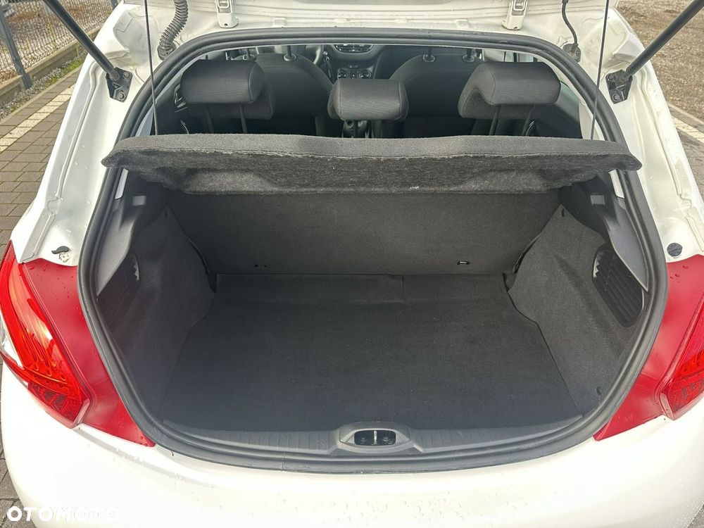 Peugeot 208 - 21