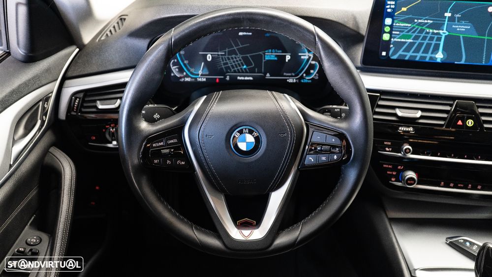 BMW 520 e - 24