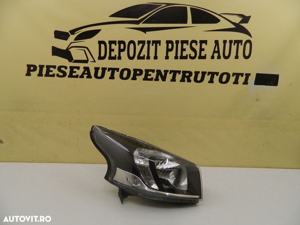 Far dreapta Opel Vivaro B Halogen, 2014, 2015, 2016, 2017, 2018, 2019, cod origine 2601006647R. - 2