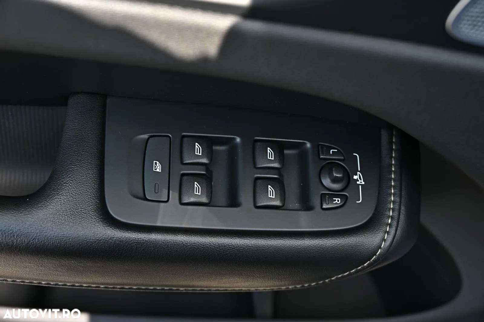 Volvo XC 60 T5 AWD Geartronic RDesign - 36