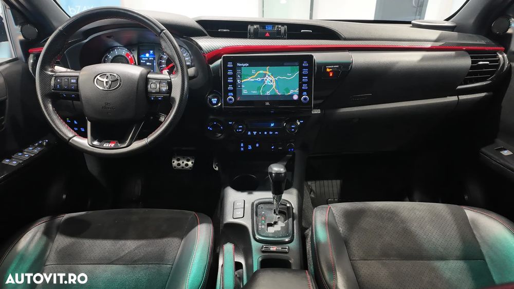 Toyota Hilux 2.8D 204CP 4x4 Double Cab AT GR Sport II - 18
