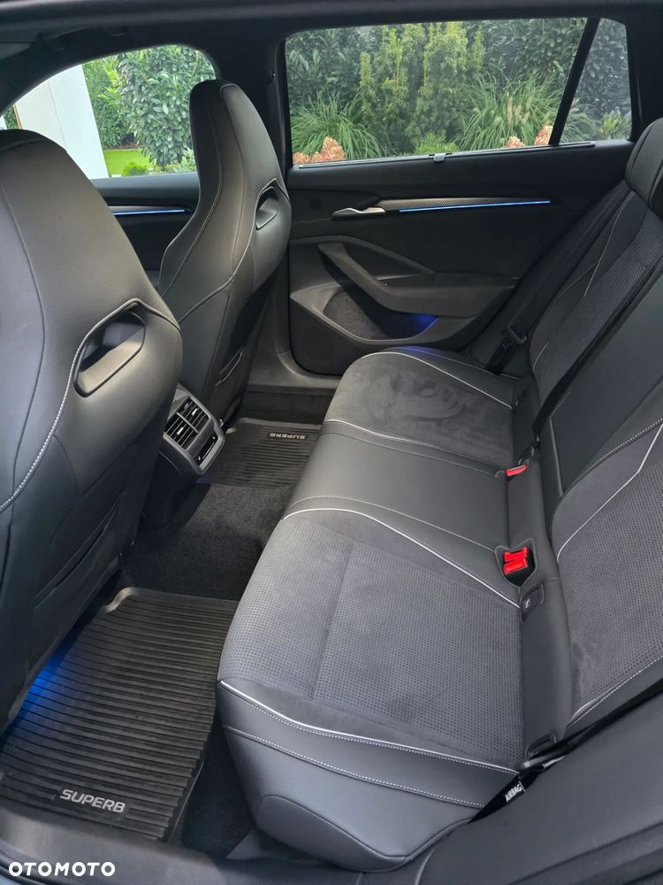 Skoda Superb 2.0 TSI Sportline DSG - 10
