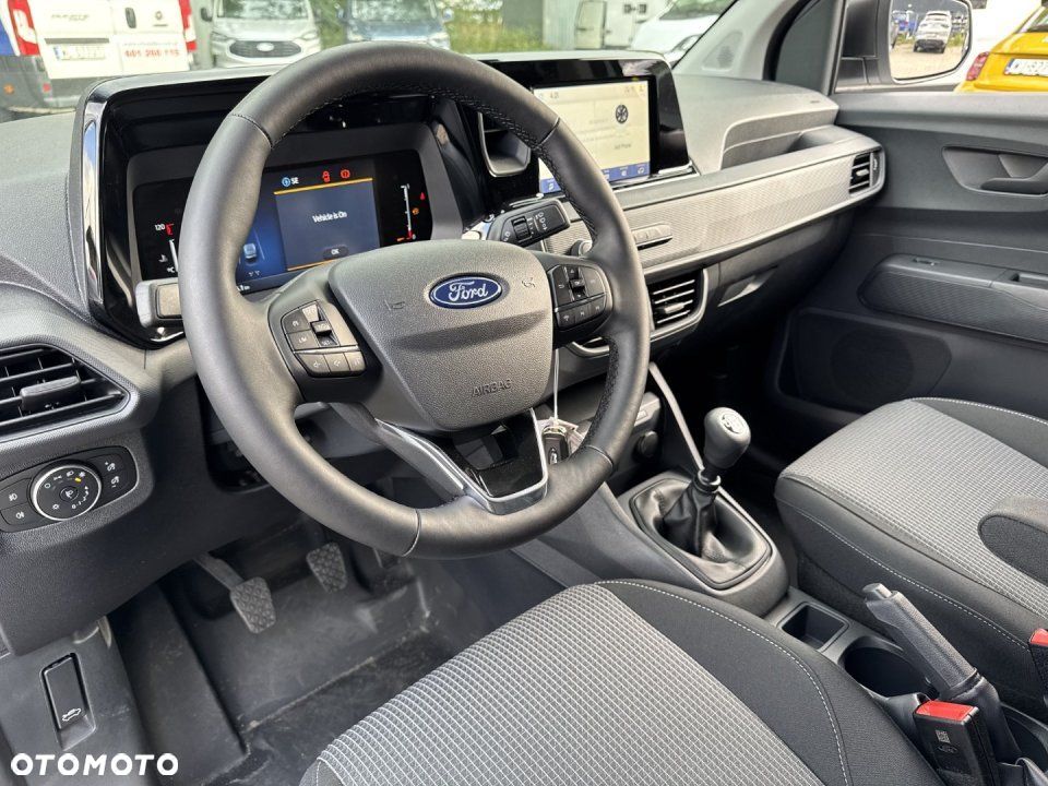 Ford Transit Courier - 9