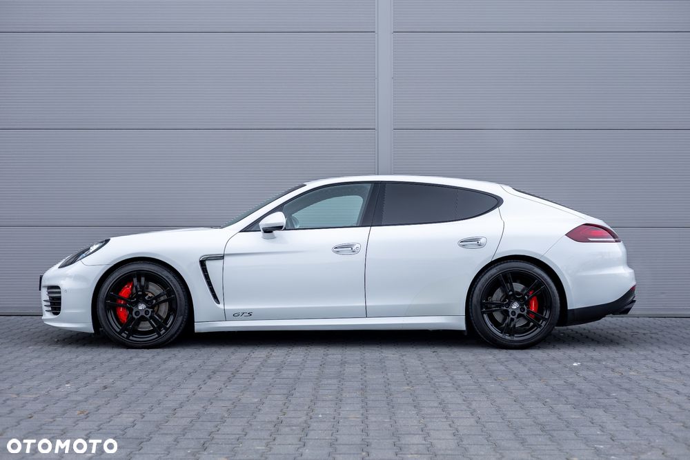 Porsche Panamera GTS PDK - 10