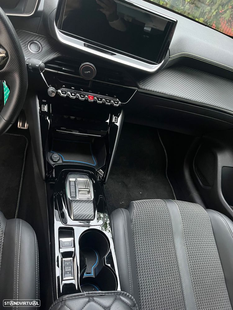 Peugeot 208 1.2 PureTech GT EAT8 - 4