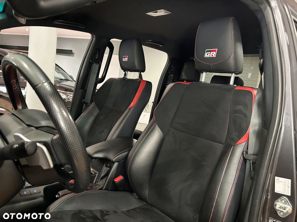 Toyota Hilux 2023 photo 4