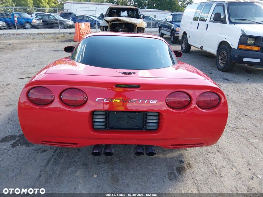 Chevrolet Corvette - 5