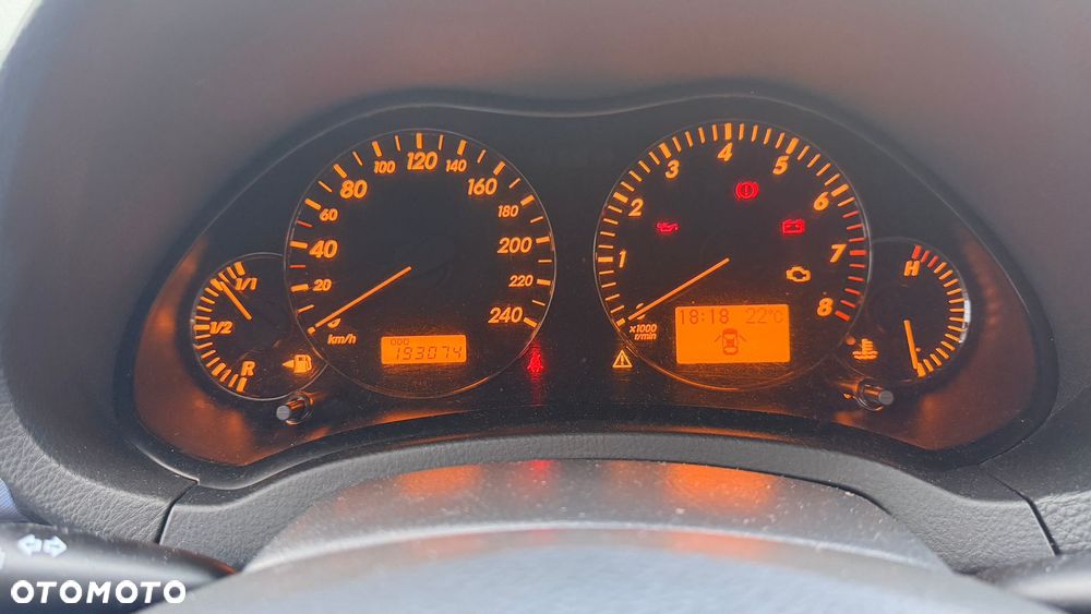 Toyota Avensis 1.8 VVT-i Sol - 22