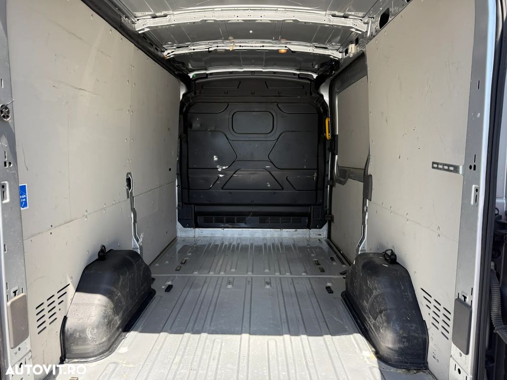 Ford Transit - 9