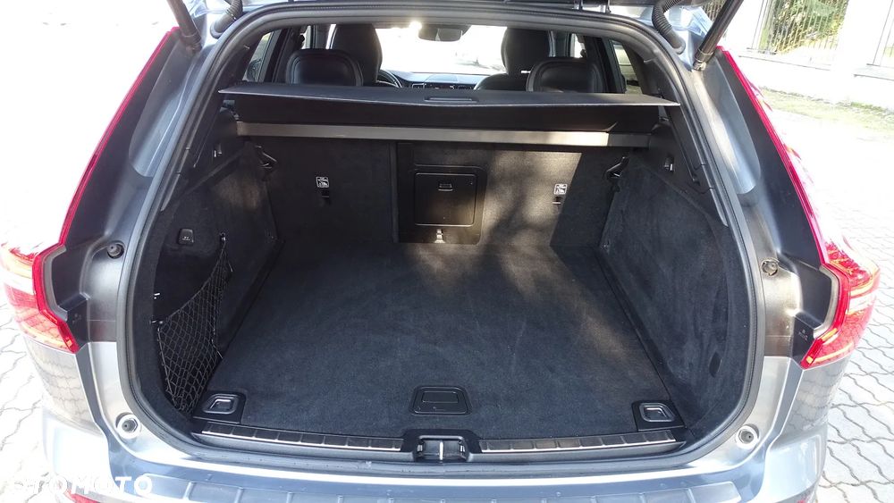 Volvo XC 60 B4 D AWD Geartronic Inscription - 9