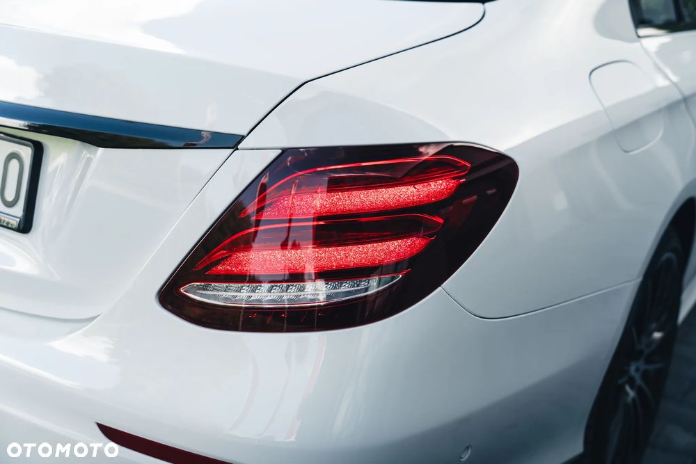 Mercedes-Benz Klasa E 220 d 4-Matic 9G-TRONIC - 7