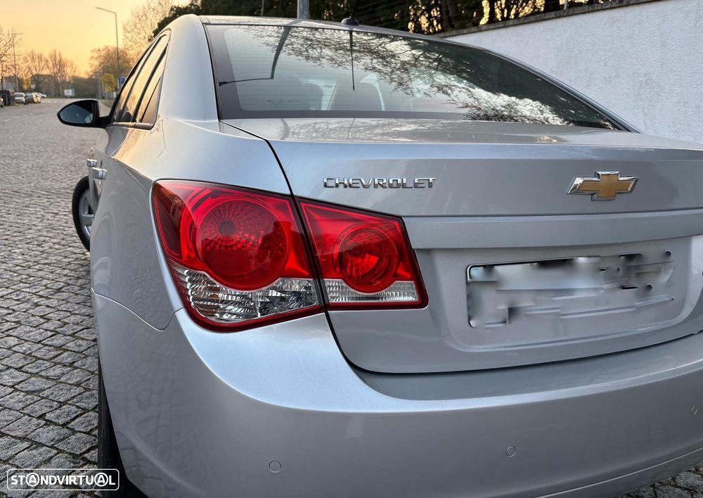 Chevrolet Cruze 1.6 LS - 13