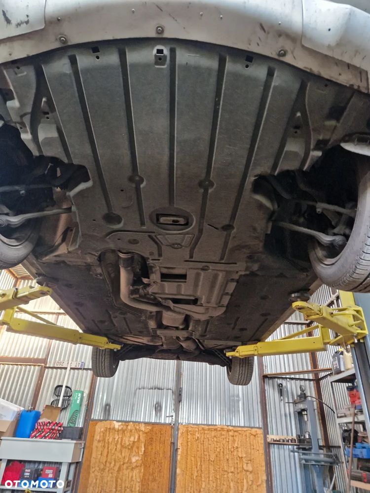 BMW Seria 3 318i Edition Sport - 40